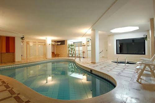 Du Cheval Blanc Hotel 4*